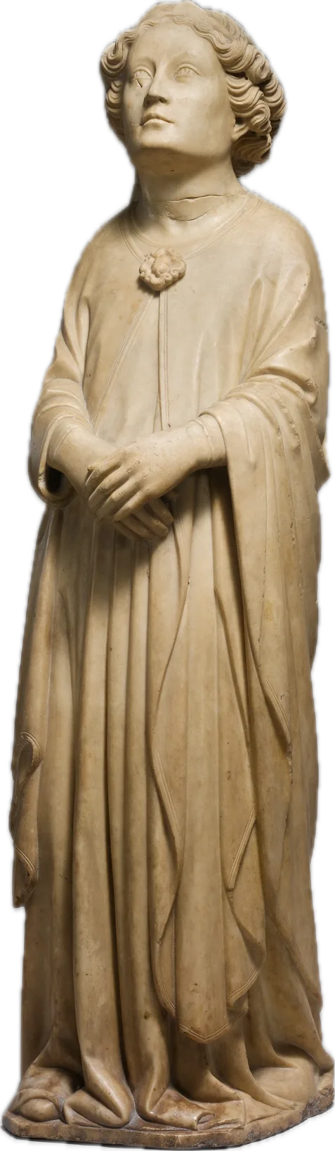 Ángel en adoración: figura de pie en mármol de Carrara que mira hacia arriba.